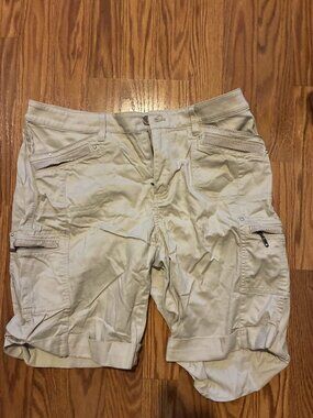 Womans Bermuda Shorts